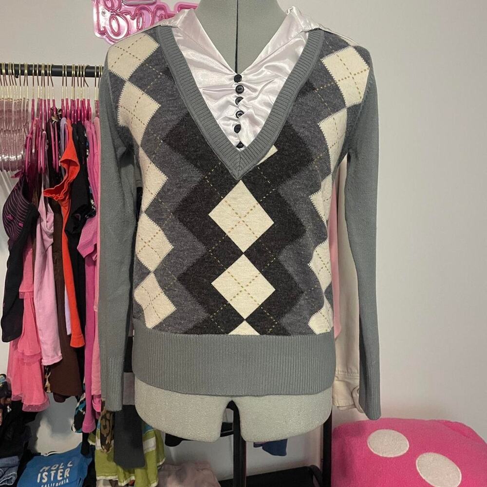 Grey and white argyle long sleeve